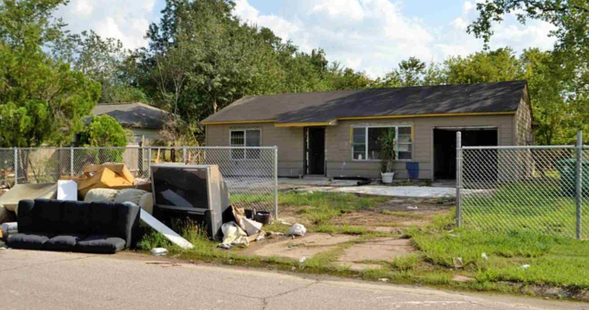 #1 for REO Trash Out in Phoenix, AZ with Over 1800 5-Star Reviews!